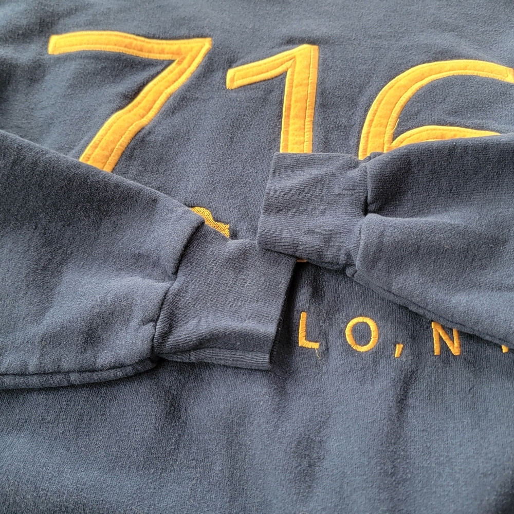 Hanes Buffalo 716 sweatshirt - Picture 4 of 6